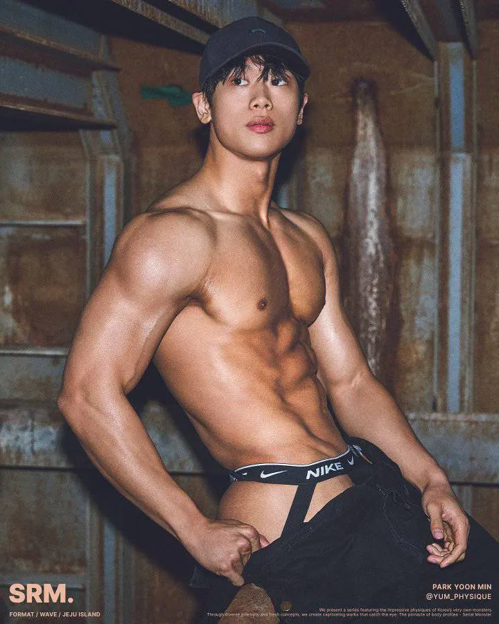 หนุ่มเกาหลีงานดี มีวาร์ป ( IG : yum_physique )