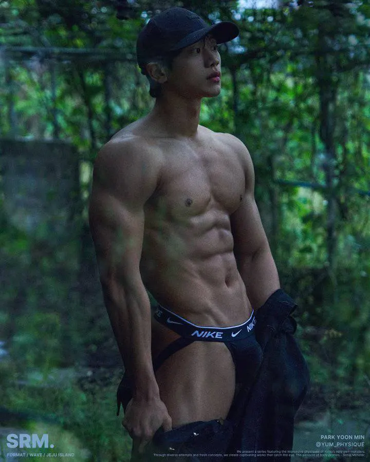 หนุ่มเกาหลีงานดี มีวาร์ป ( IG : yum_physique )