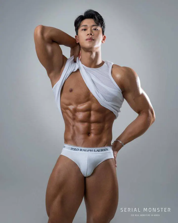 หนุ่มเกาหลีงานดี มีวาร์ป ( IG : yum_physique )