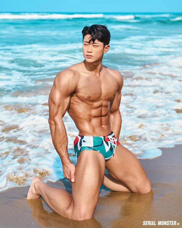 หนุ่มเกาหลีงานดี มีวาร์ป ( IG : yum_physique )