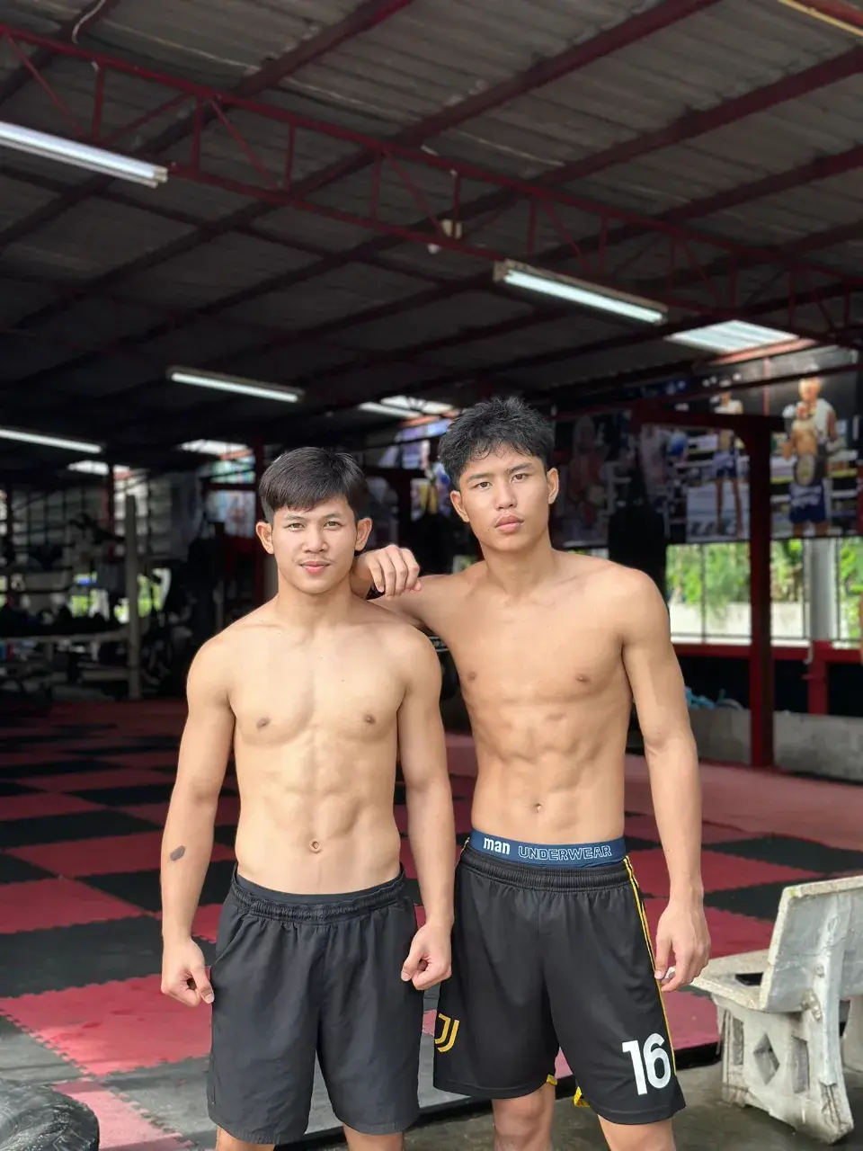 สัญญาว่าจะกลืนทุกหยด