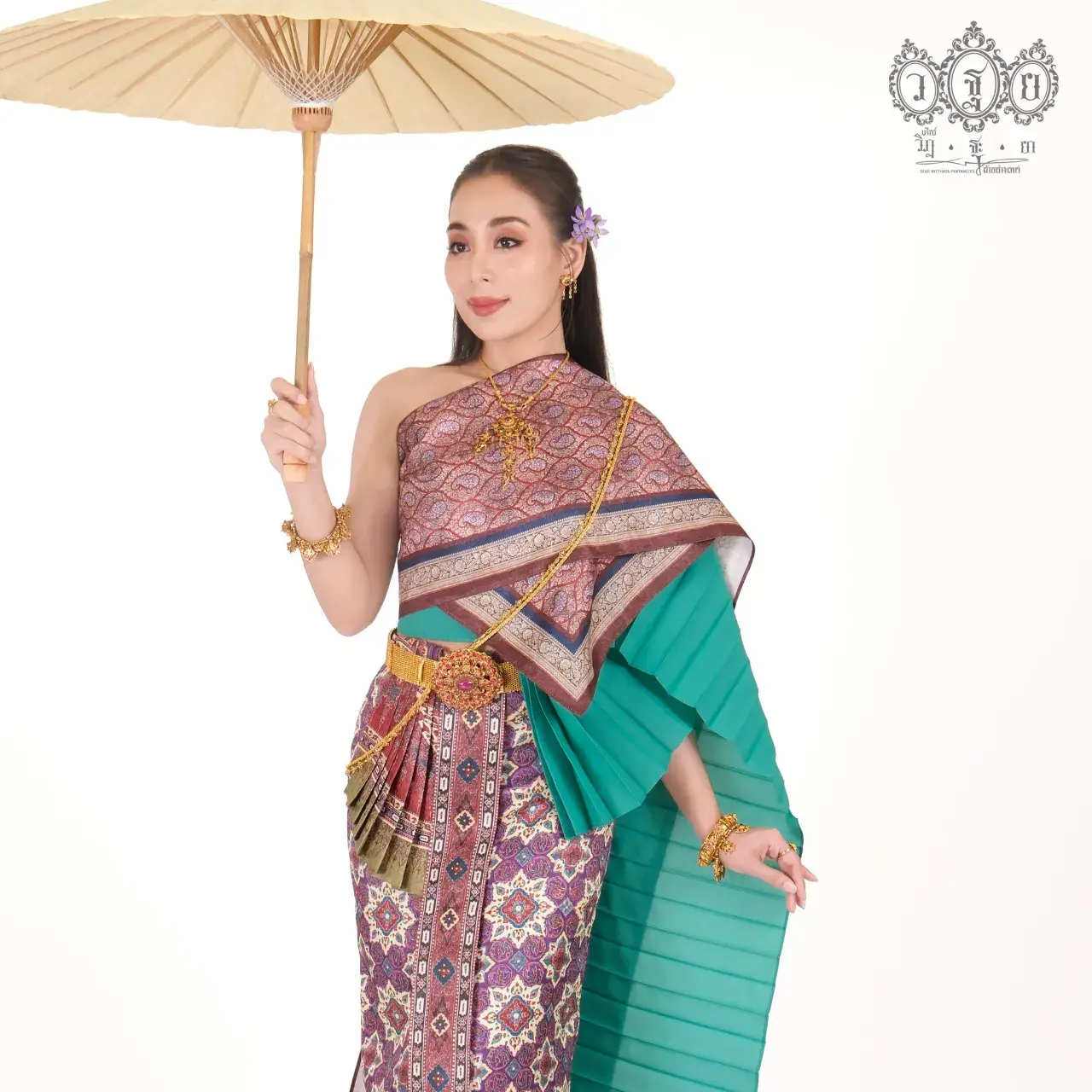 THAILAND 🇹🇭 | Thai traditional costume, ชุดไทย