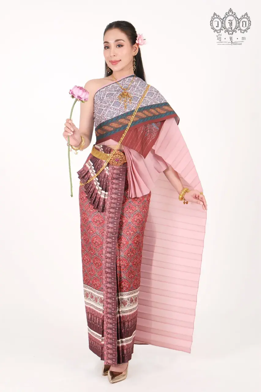 THAILAND 🇹🇭 | Thai traditional costume, ชุดไทย