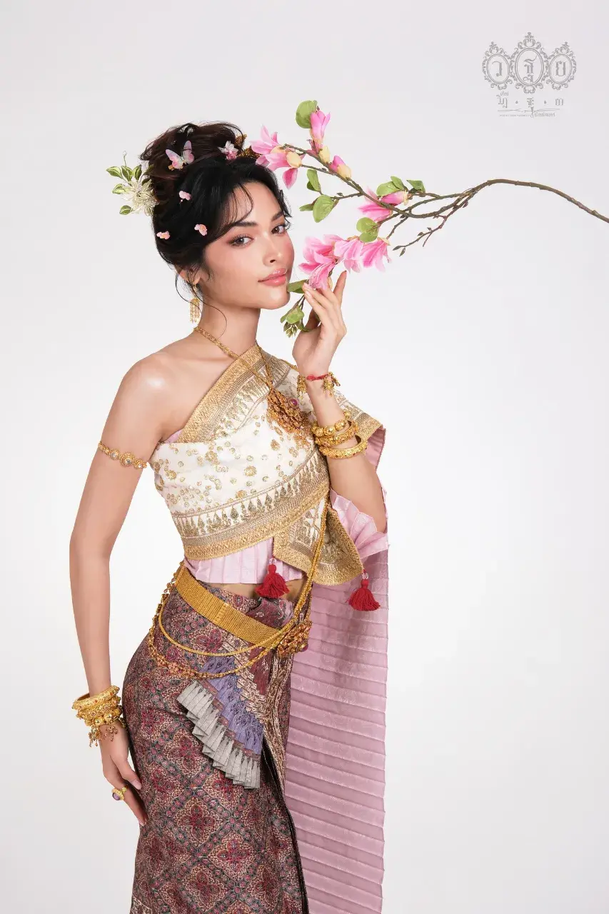 THAILAND 🇹🇭 | Thai traditional costume, ชุดไทย