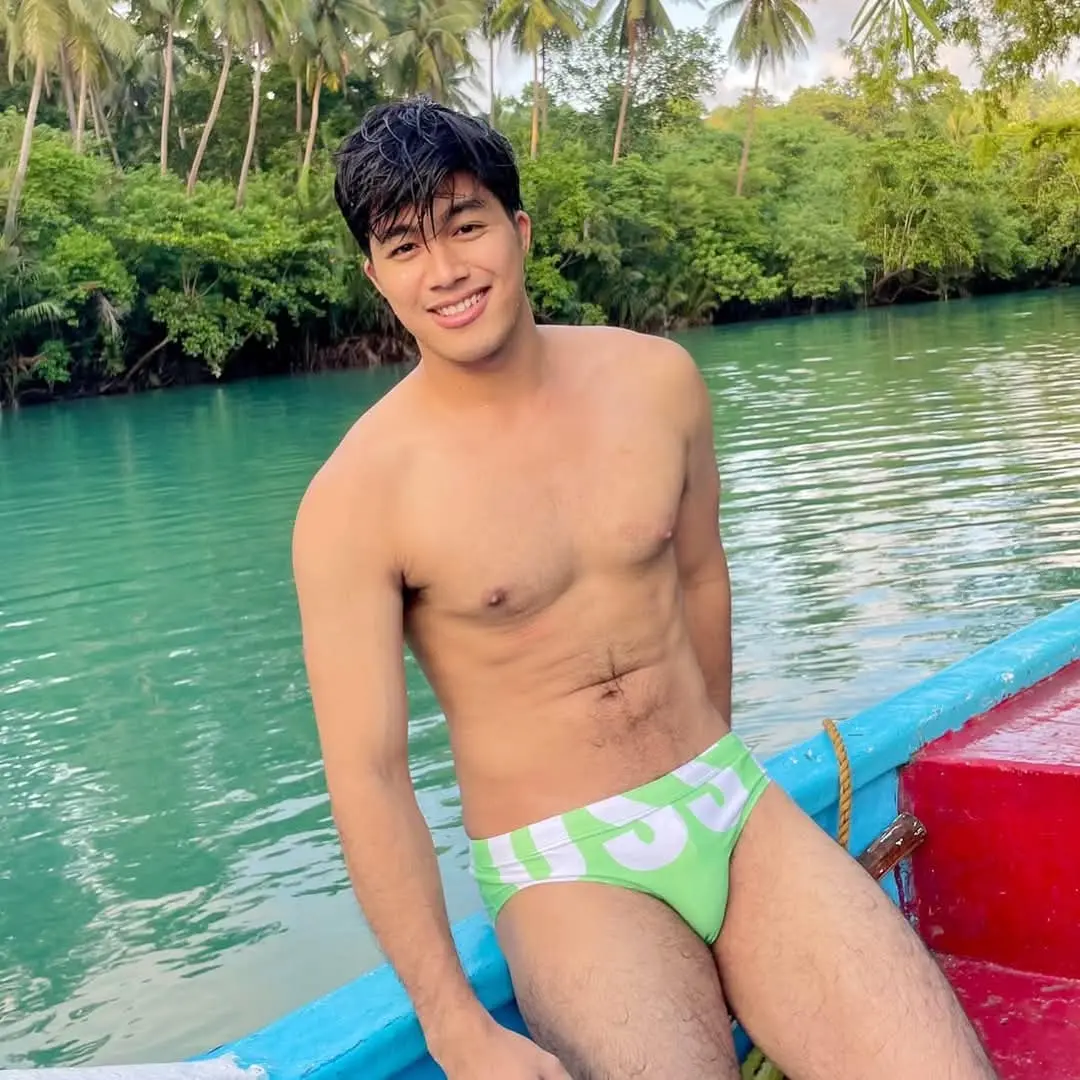 ล่องเรือกับหนุ่ม