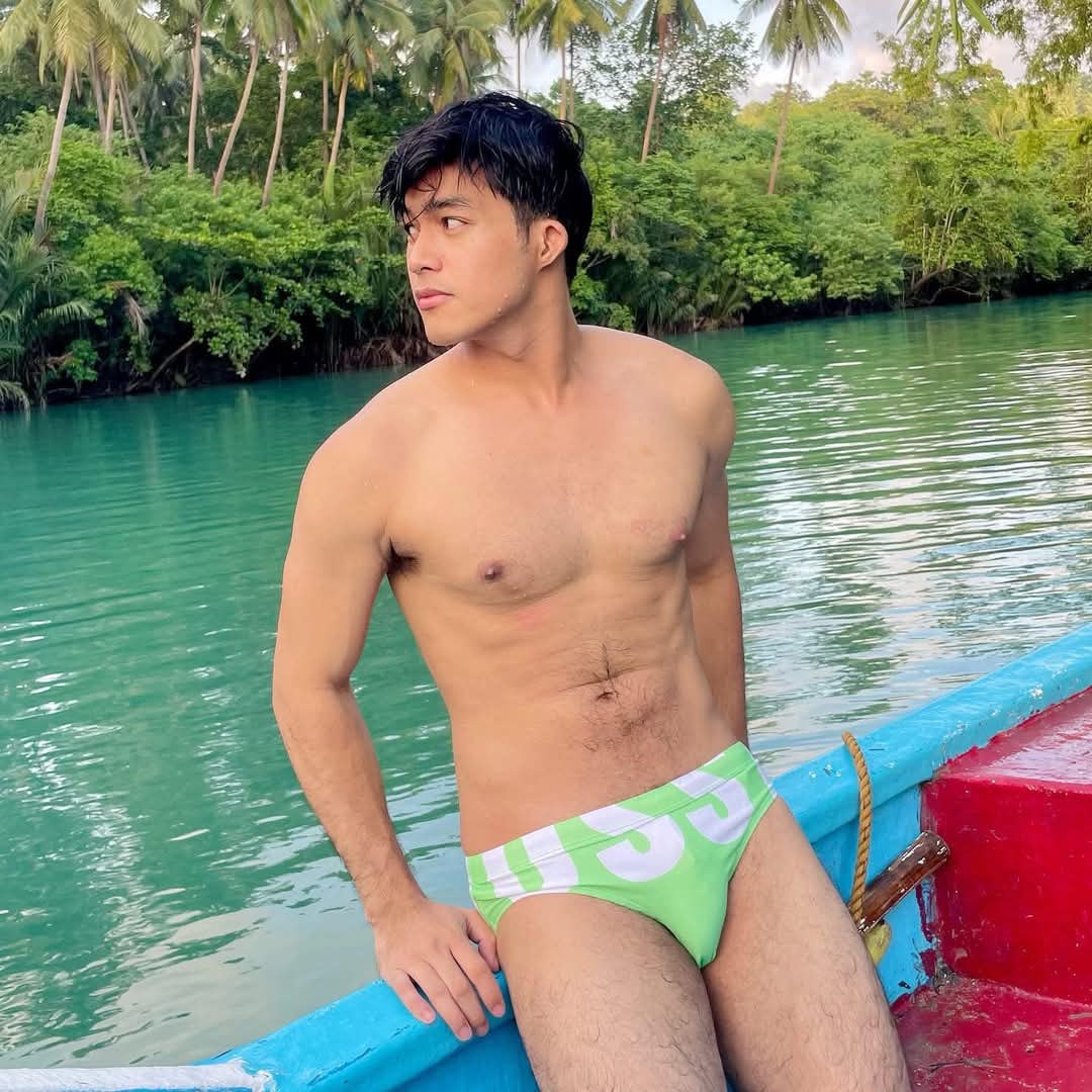 ล่องเรือกับหนุ่ม