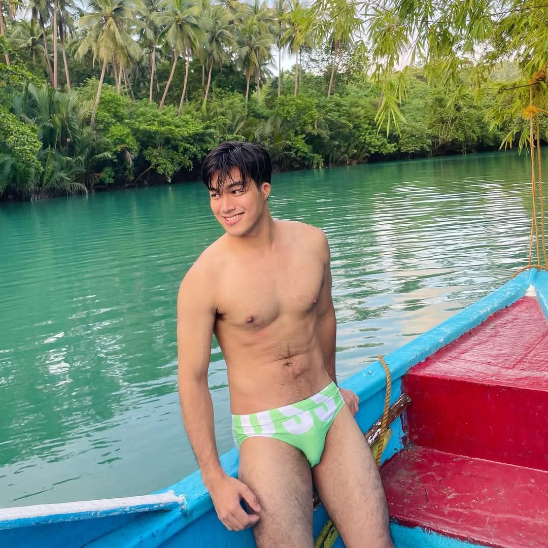 ล่องเรือกับหนุ่ม