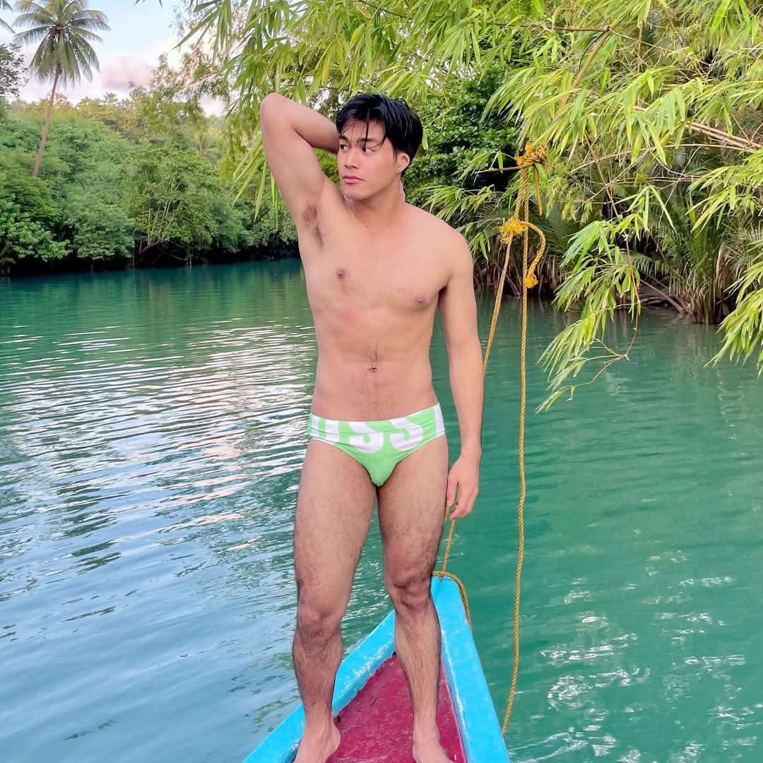 ล่องเรือกับหนุ่ม