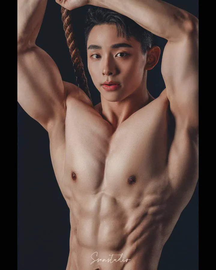 หนุ่มเกาหลีงานดี มีวาร์ป ( IG : hwan.hee_henry )