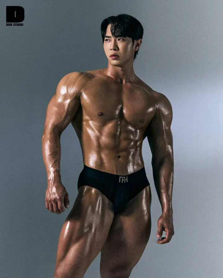 หนุ่มเกาหลีงานดี มีวาร์ป ( IG : yudonghoon_ )