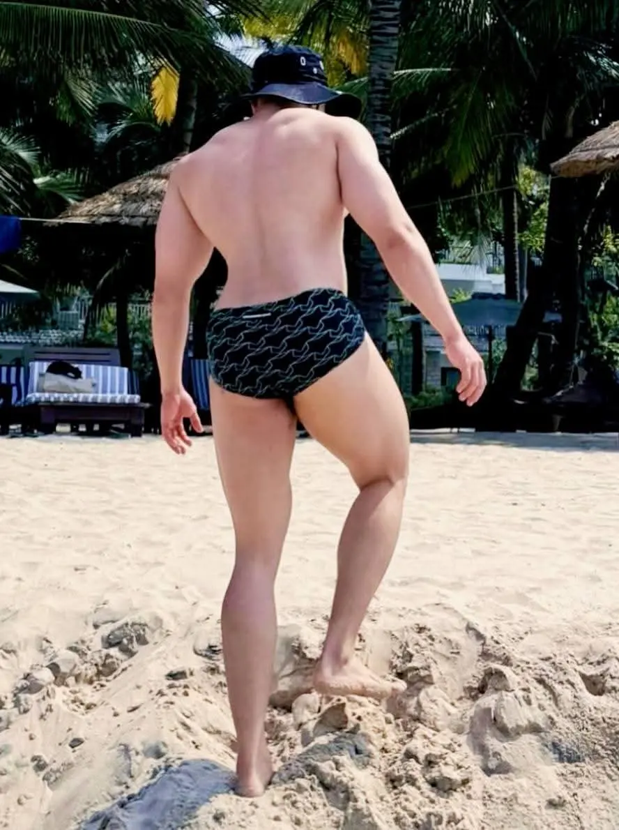 ริมหาด