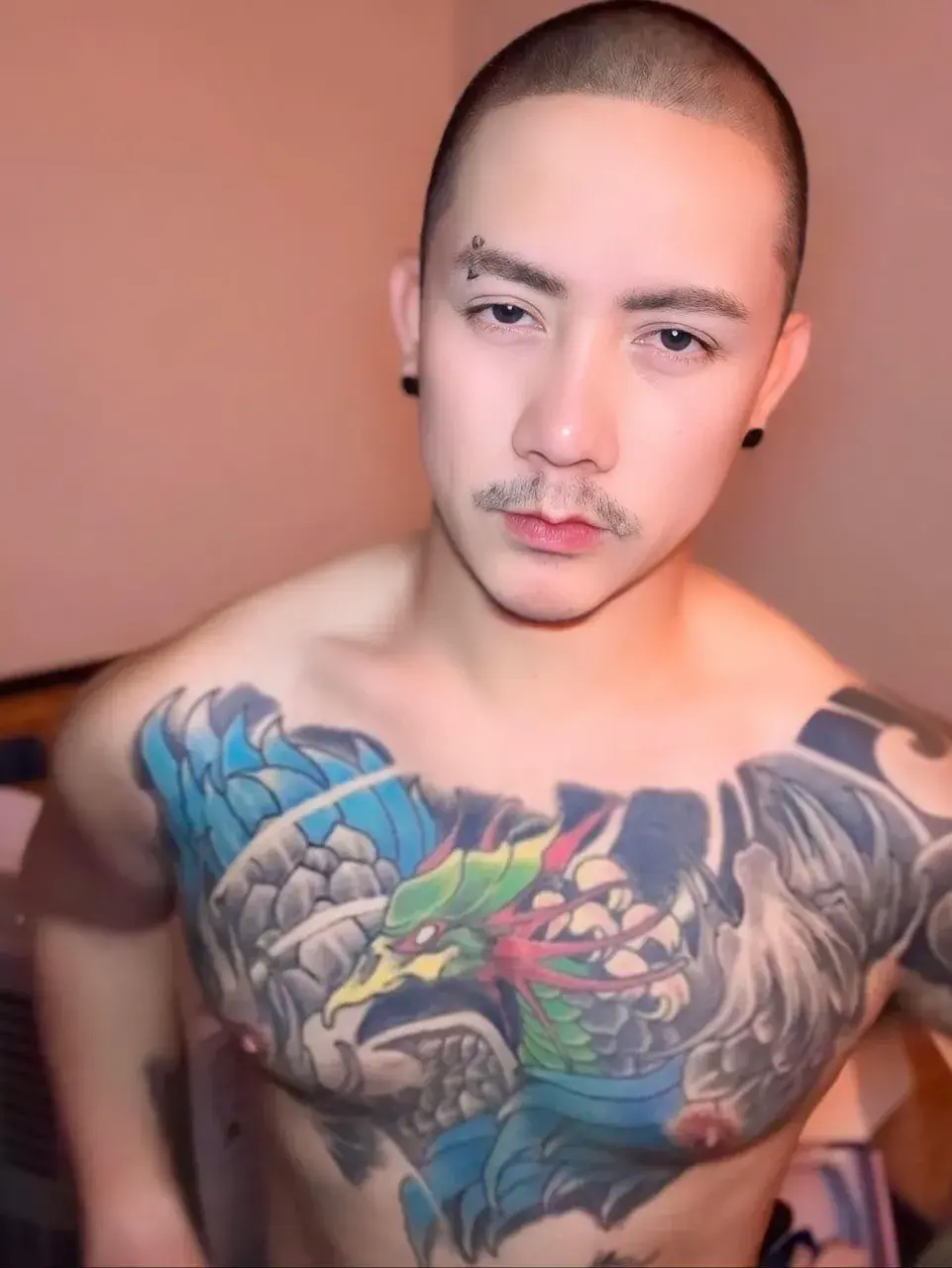 คมและเข้มข้น