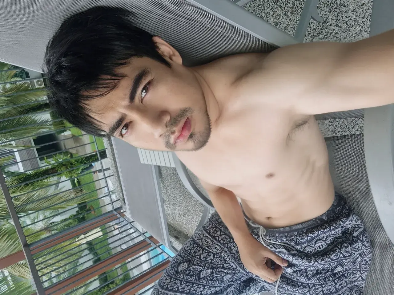 คมและเข้มข้น