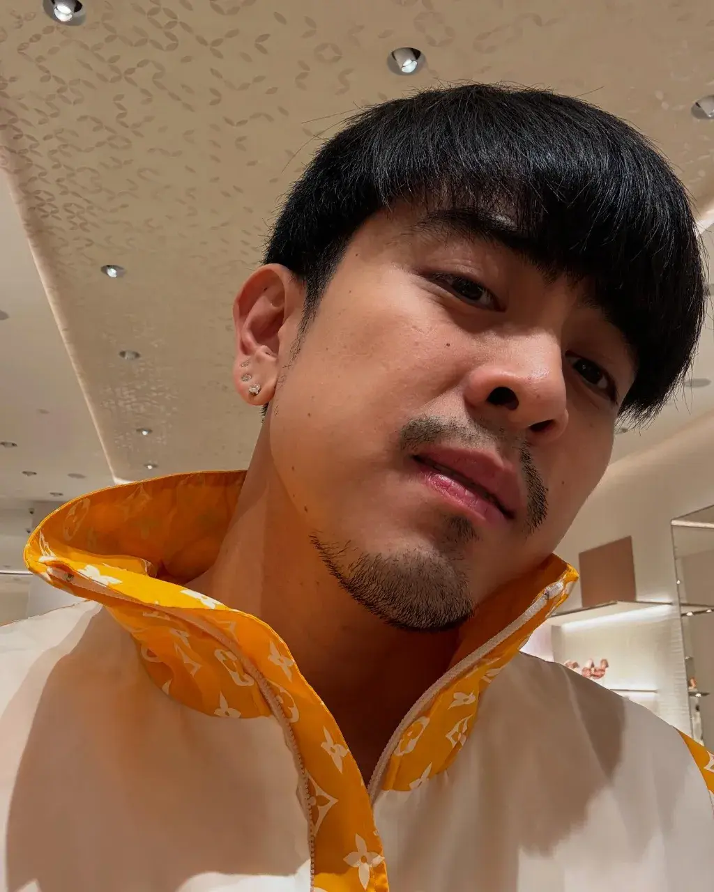 หลงกายหนุ่มเซอร์