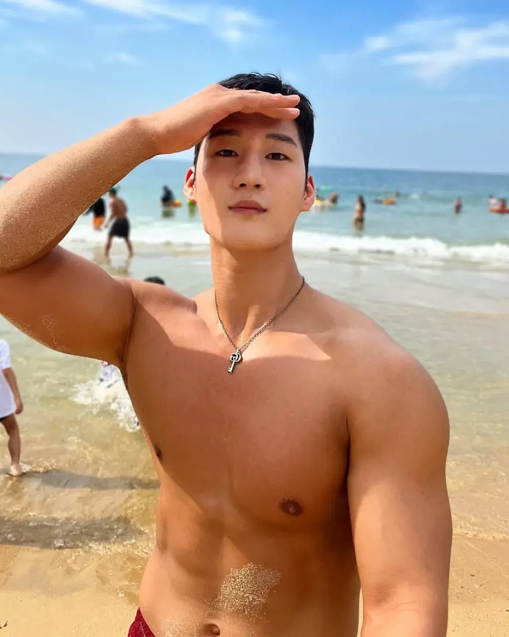 หนุ่มเกาหลีงานดี มีวาร์ป ( IG : dongwook.zip )