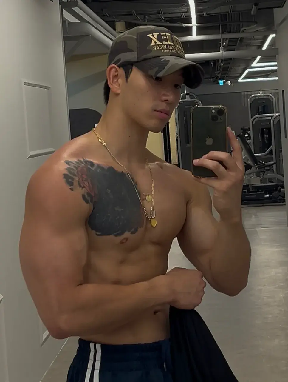 หนุ่มเกาหลีงานดี มีวาร์ป ( IG : l_uique )