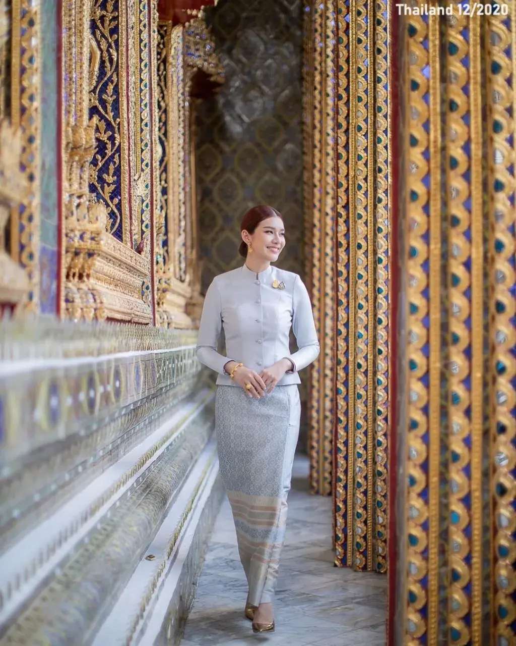 Jubjib Tanaporn in Thai Chitlada Dress 🇹🇭