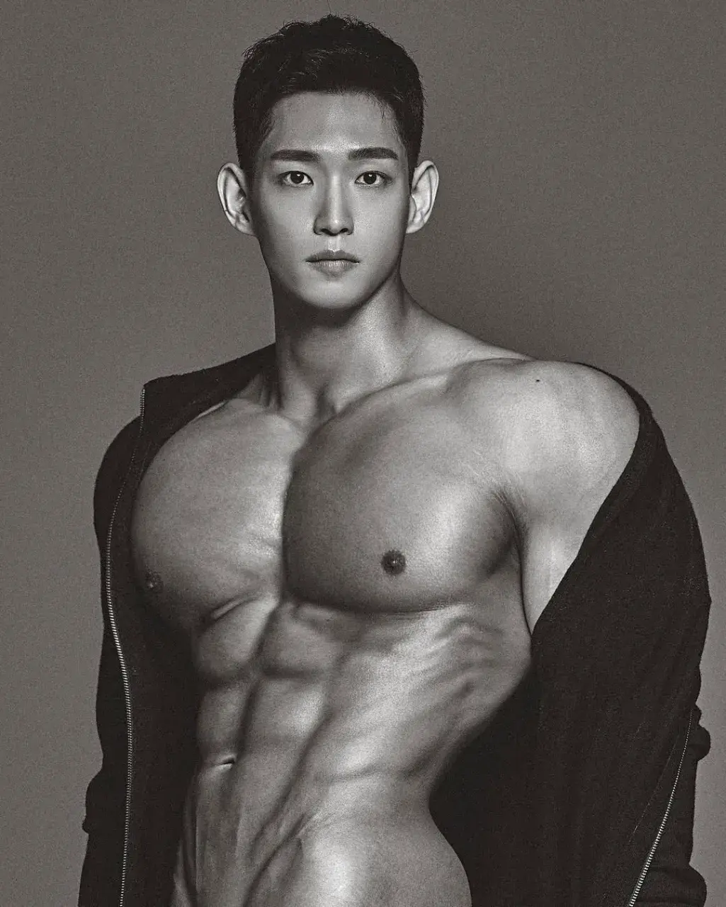 หนุ่มเกาหลีงานดี มีวาร์ป ( IG : 5_kyung_seop )