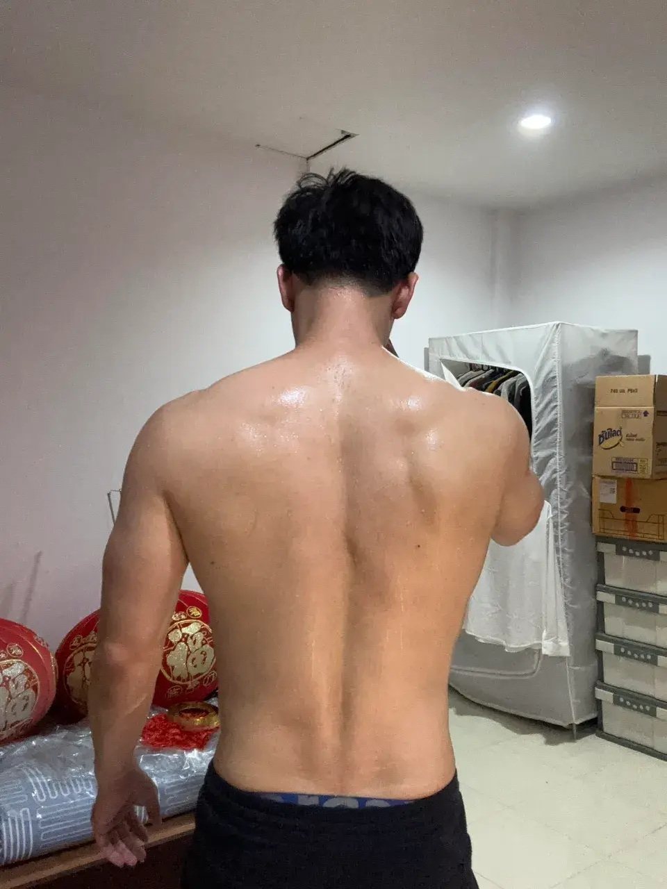 หลงกลิ่นกายหนุ่ม