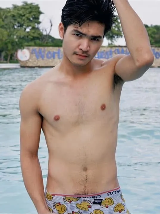 หลงกลิ่นกายหนุ่ม