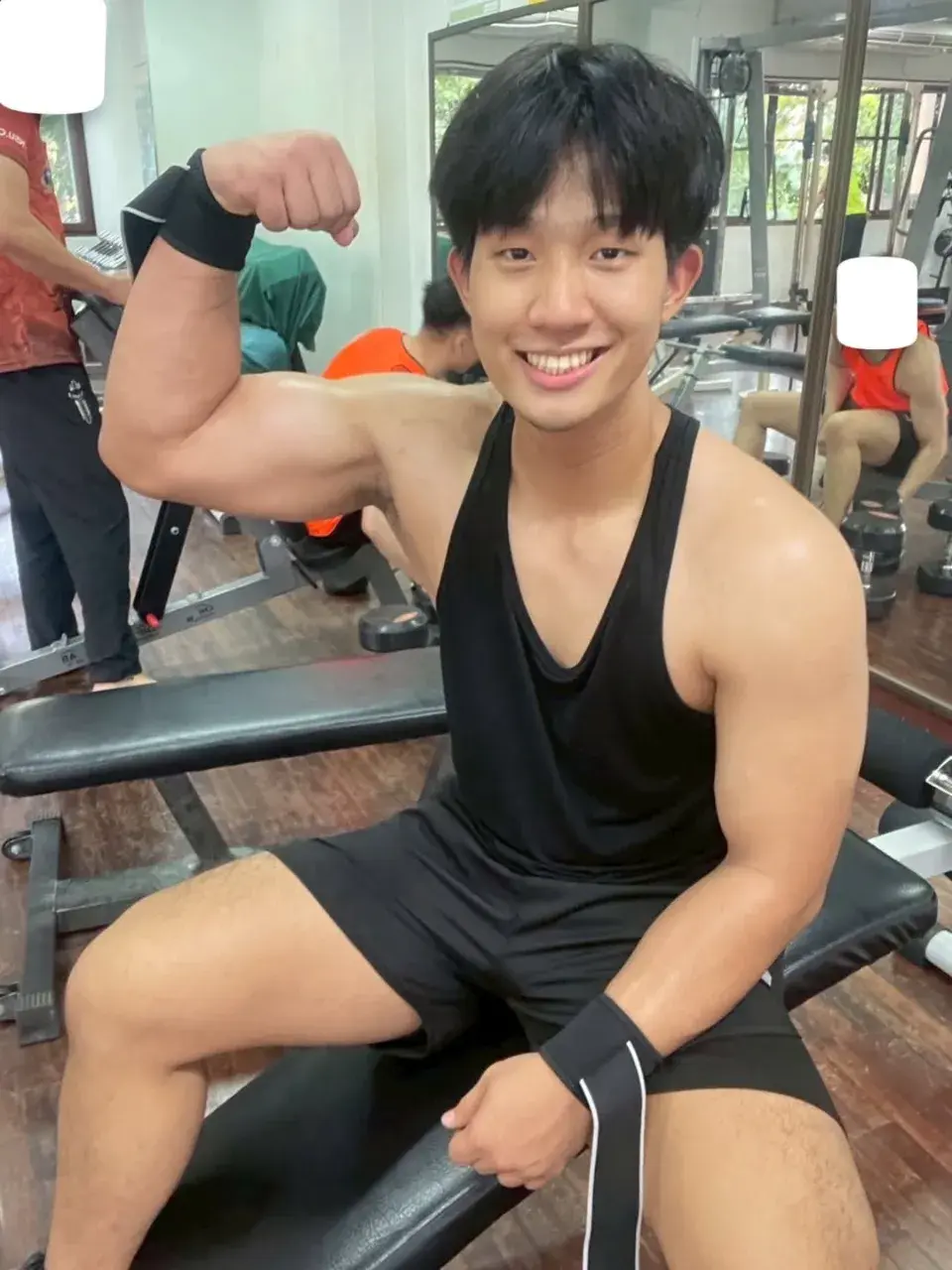 เสพพลังกล้ามของบุรุษ