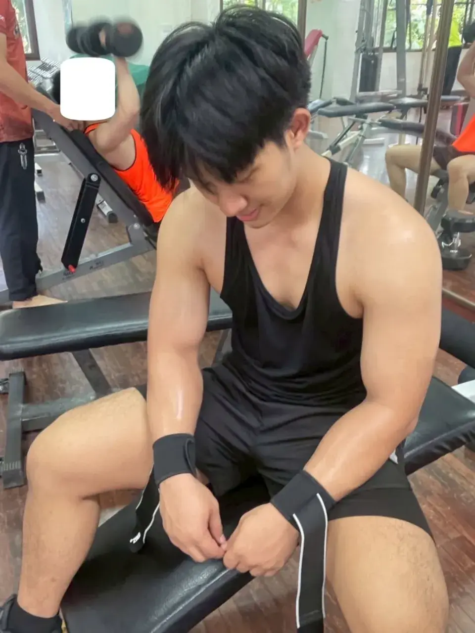 เสพพลังกล้ามของบุรุษ