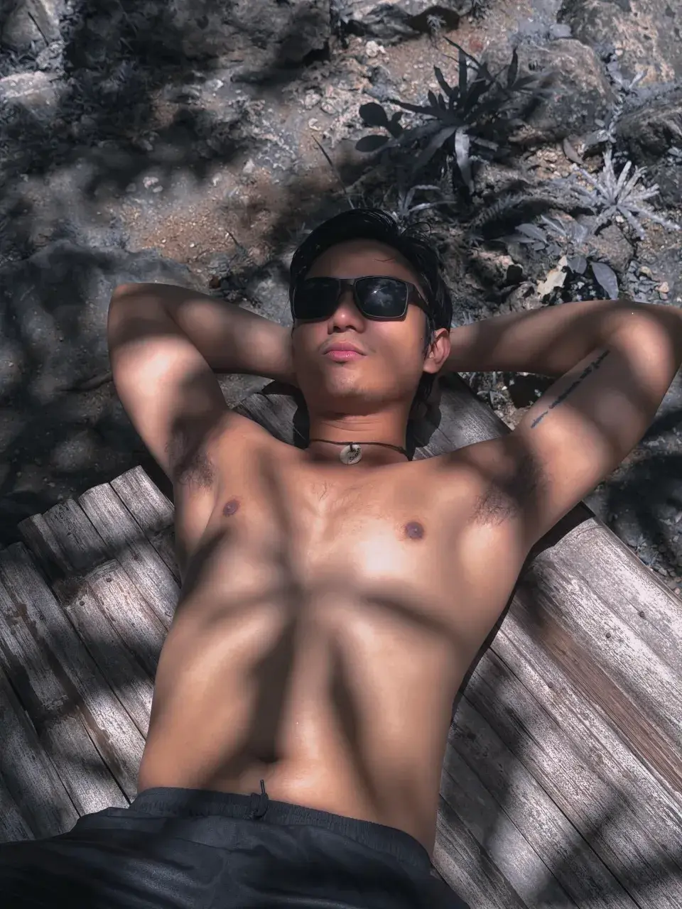 ผัวจ่ายั่วจัง