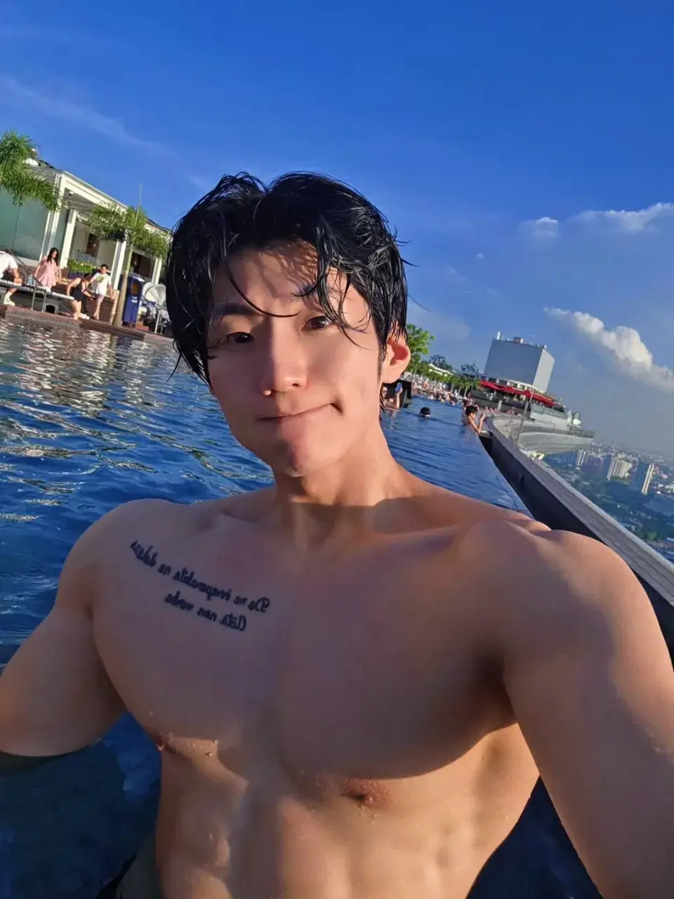หนุ่มเกาหลีงานดี มีวาร์ป ( IG : qkrgktkxks )