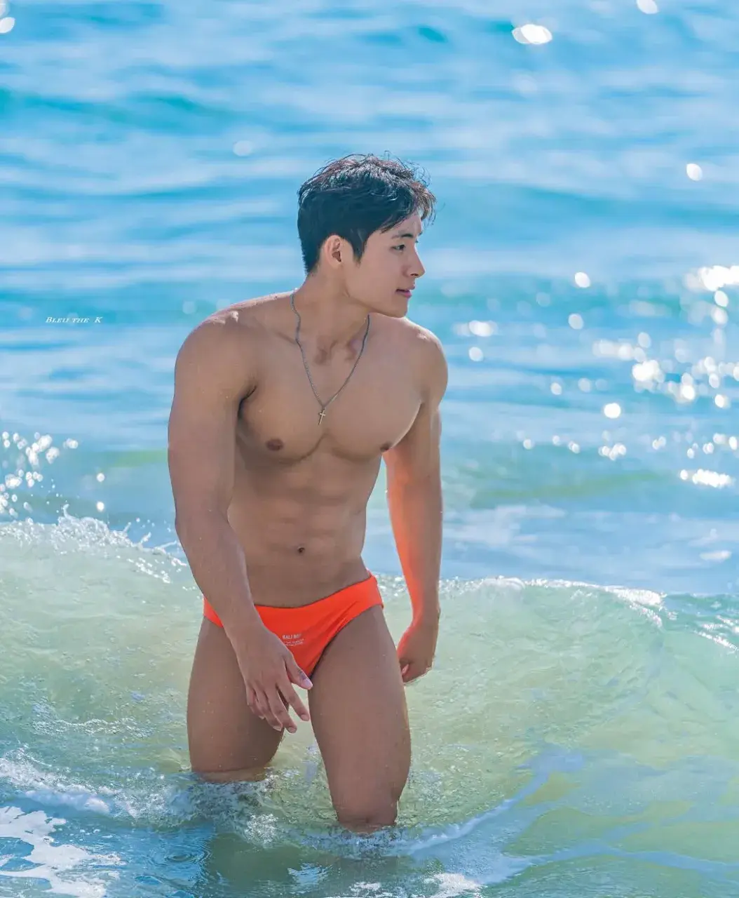 หนุ่มเกาหลีงานดี มีวาร์ป ( IG : ehl.orr )