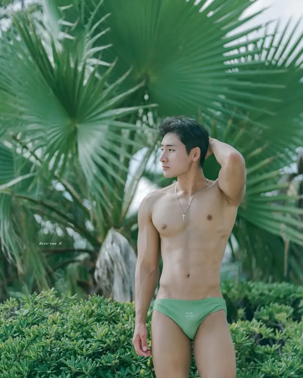 หนุ่มเกาหลีงานดี มีวาร์ป ( IG : ehl.orr )