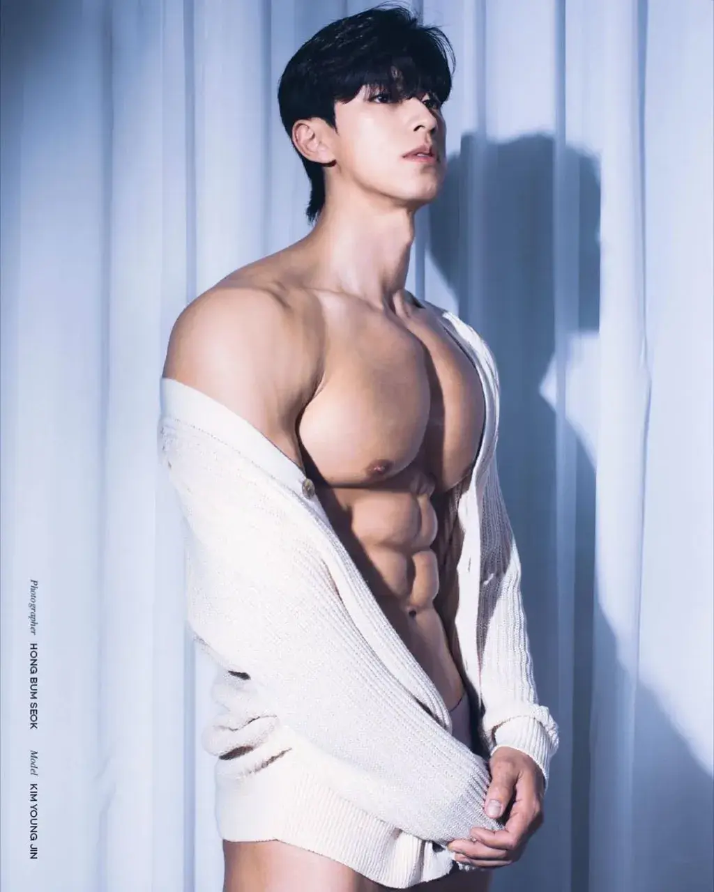 หนุ่มเกาหลีงานดี มีวาร์ป ( IG : o_manfit )