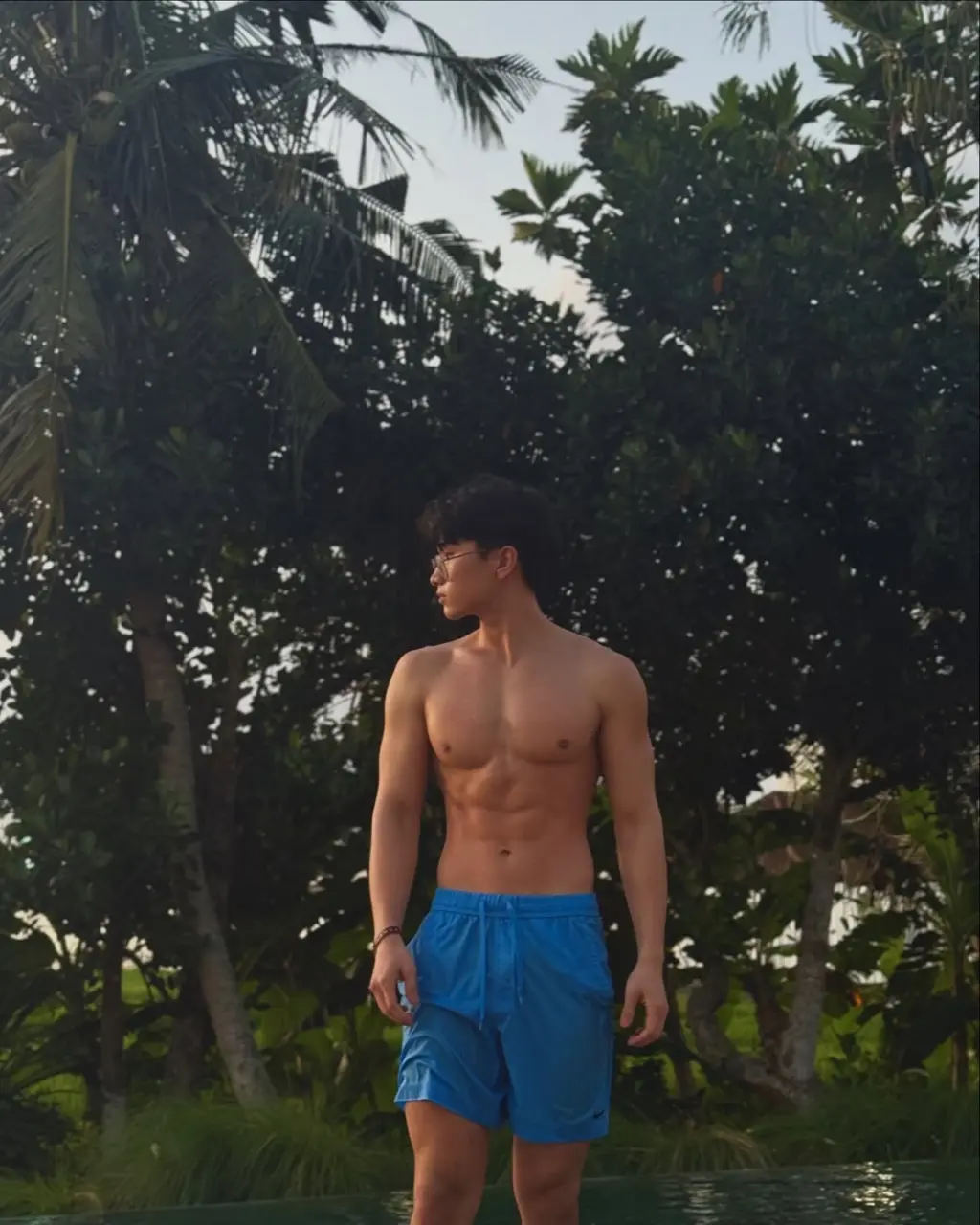 ถอดโชว์เรือนร่าง 2945