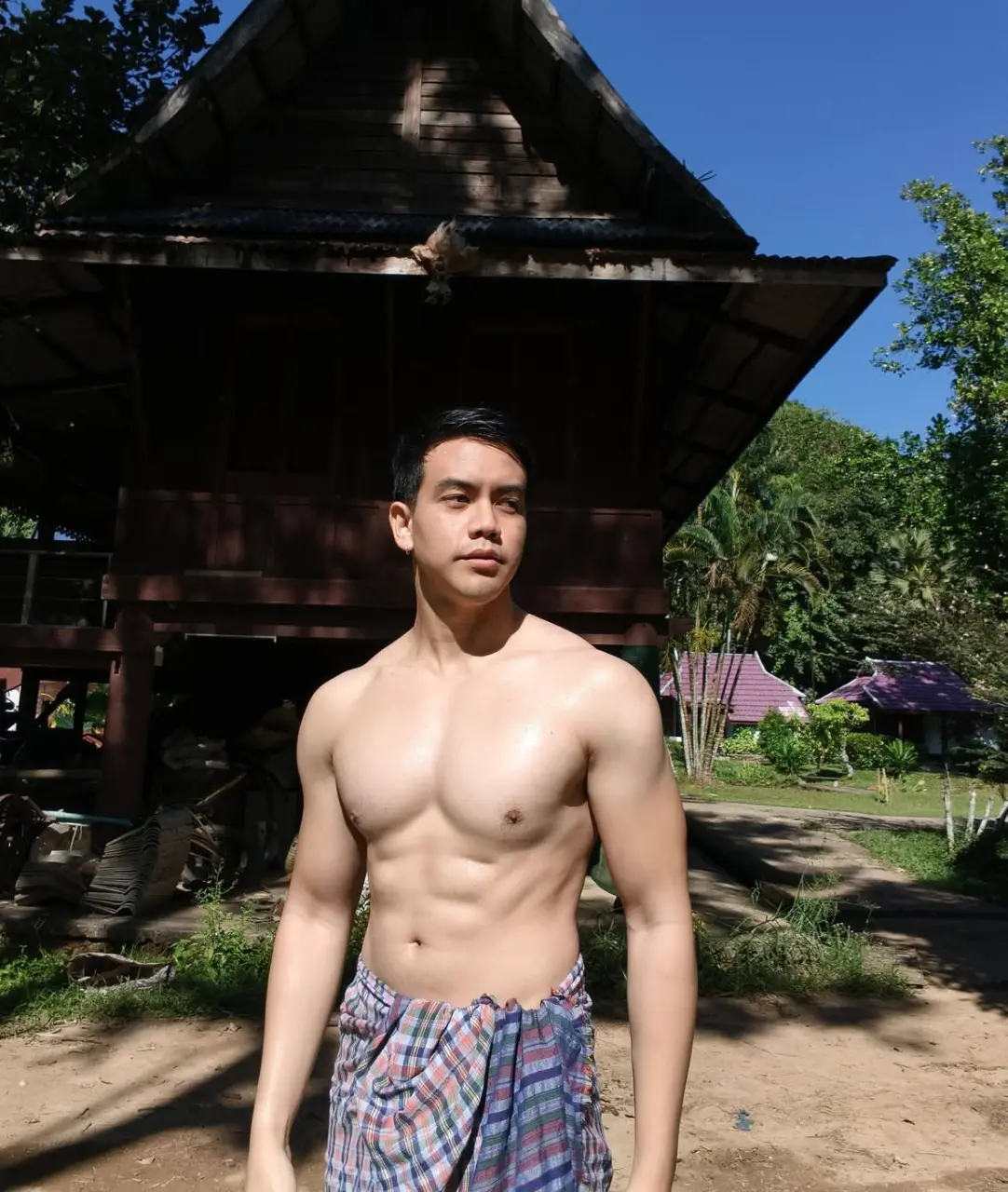 ถอดโชว์เรือนร่าง 2946