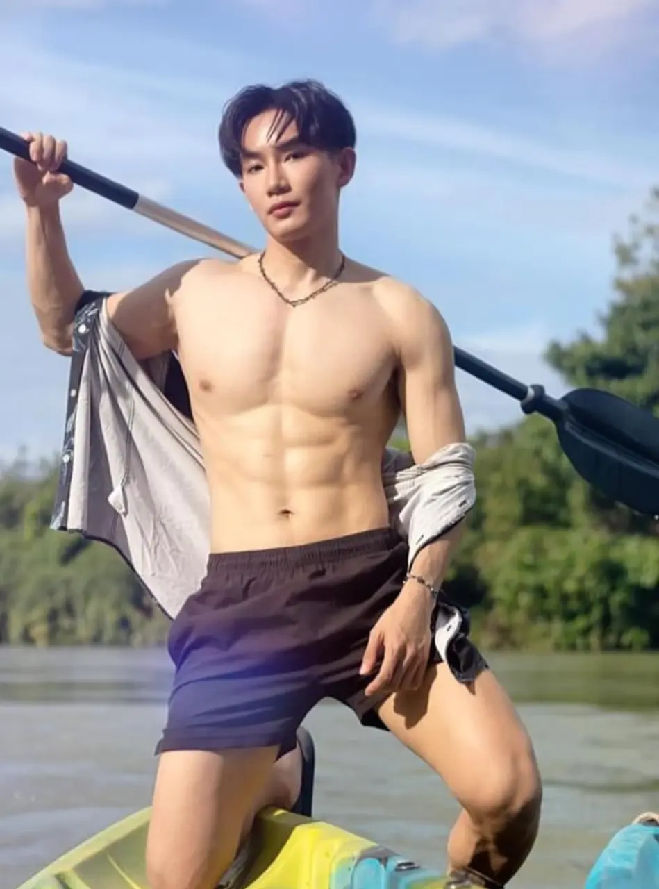 ถอดโชว์เรือนร่าง 2948