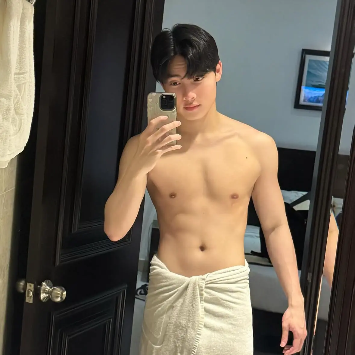 ถอดโชว์เรือนร่าง 2948