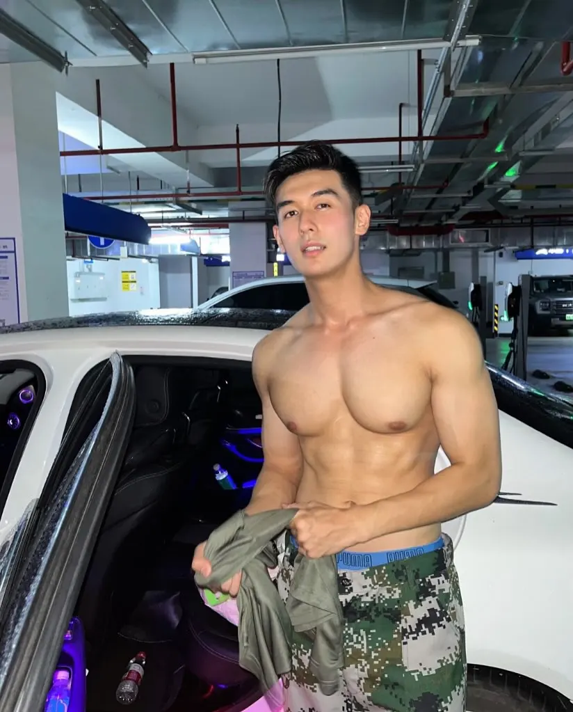 ถอดโชว์เรือนร่าง 2948