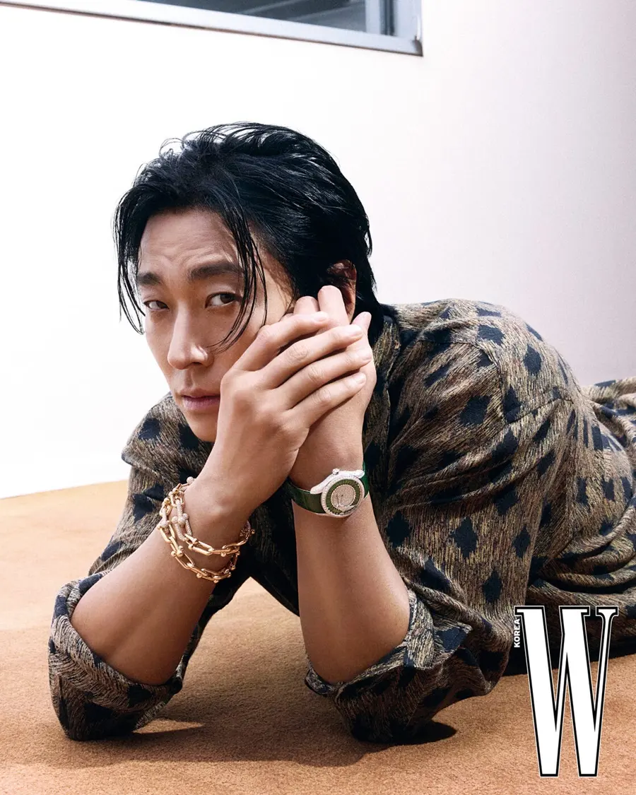 Ju Ji hoon @ W Korea October 2025