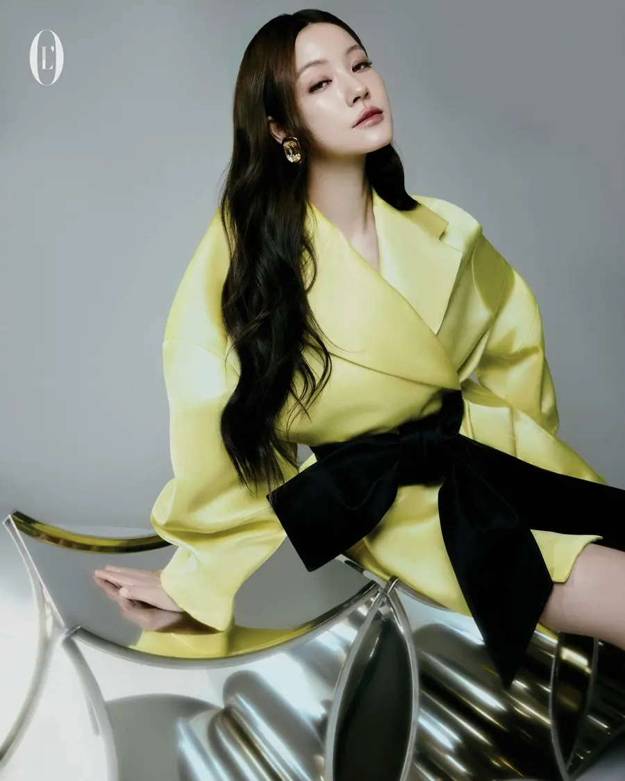 น้ำตาล-ทิพนารี @ L&rsquo;OFFICIEL Singapore October 2025
