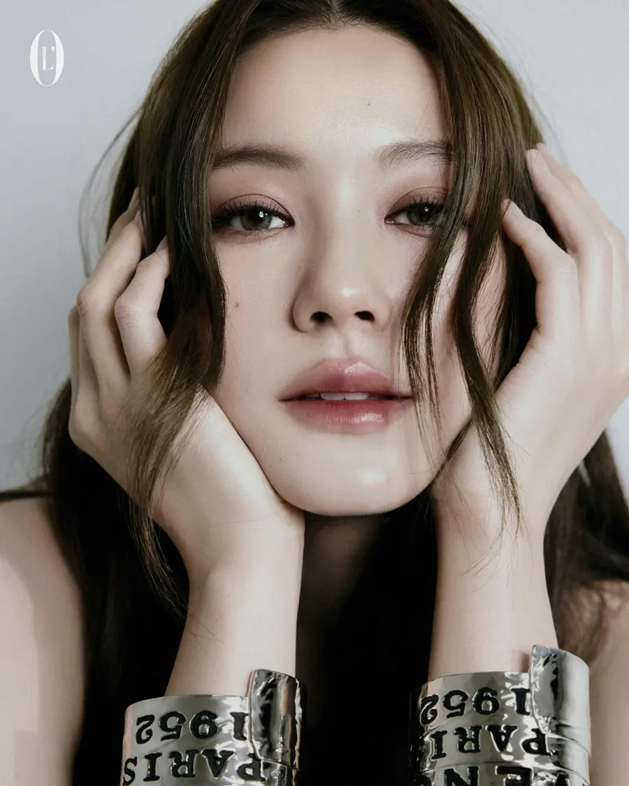 น้ำตาล-ทิพนารี @ L&rsquo;OFFICIEL Singapore October 2025