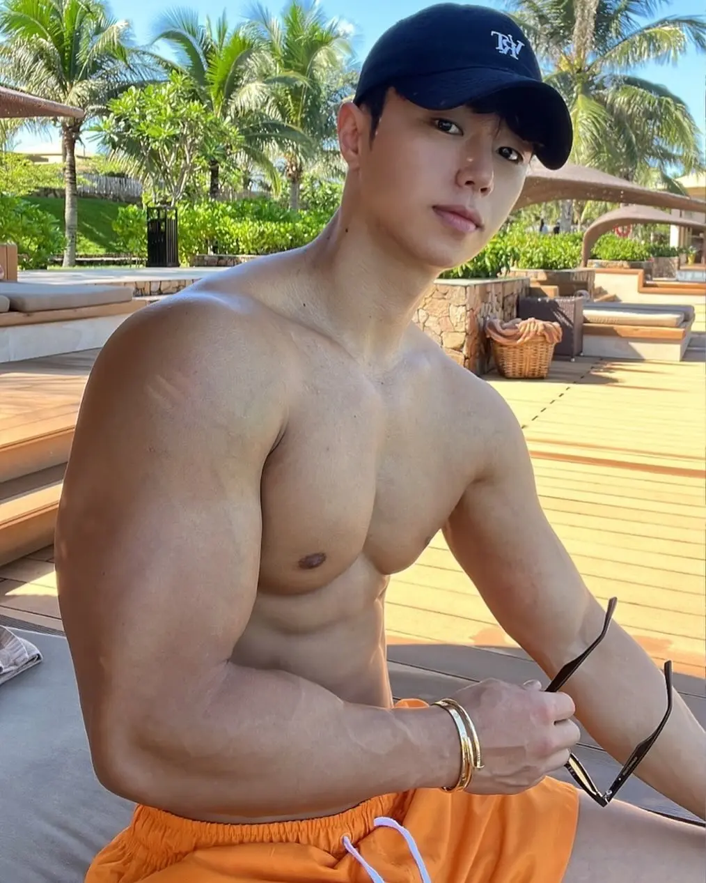 หนุ่มเกาหลีงานดี มีวาร์ป ( IG : ng__sun )