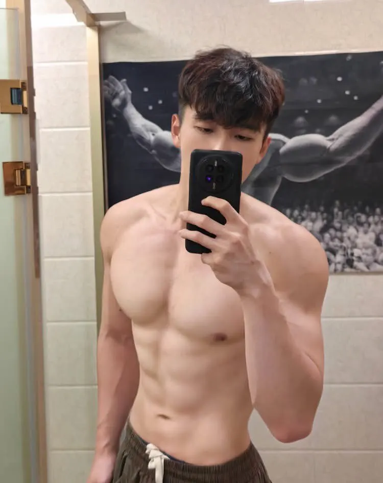 ถอดโชว์เรือนร่าง 2952