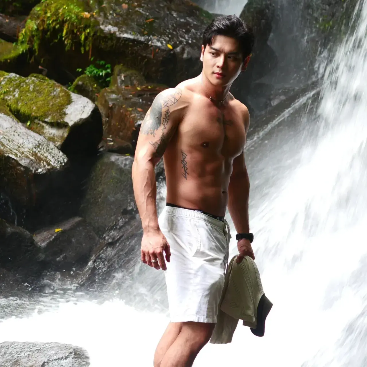 เสห่น์กายาชาย