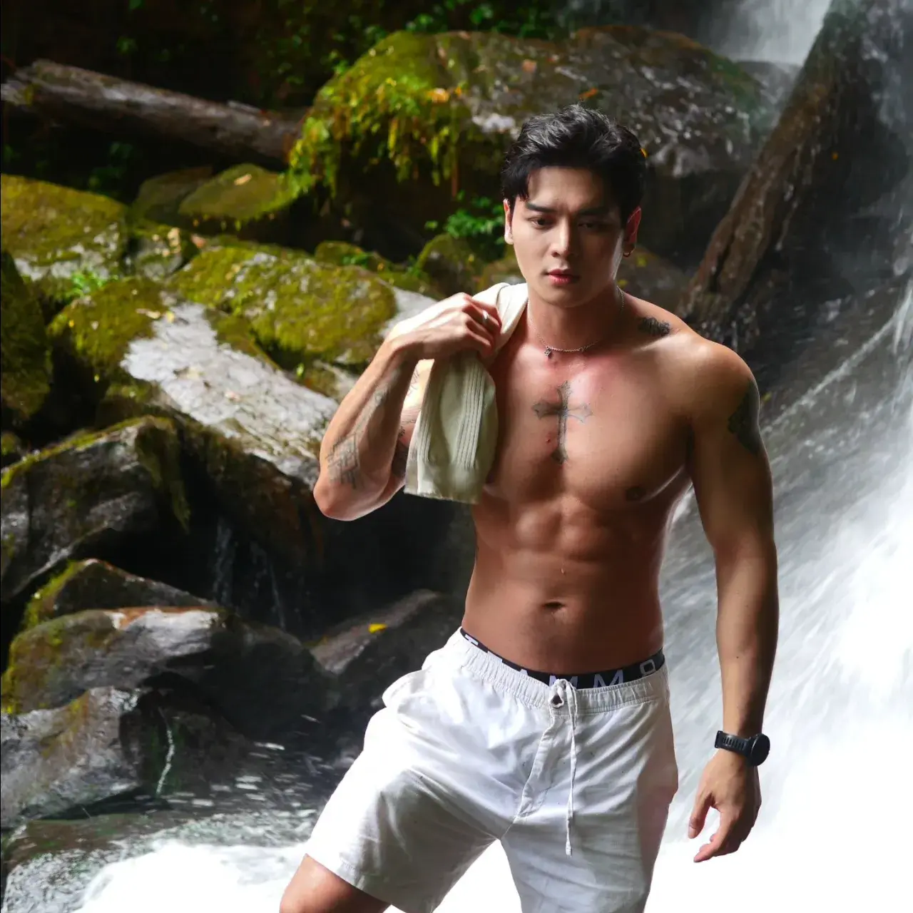 เสห่น์กายาชาย