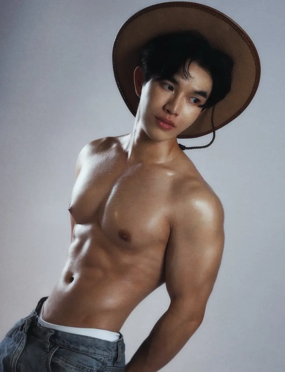 รูปหล่อเร้าอารมณ์ . 6