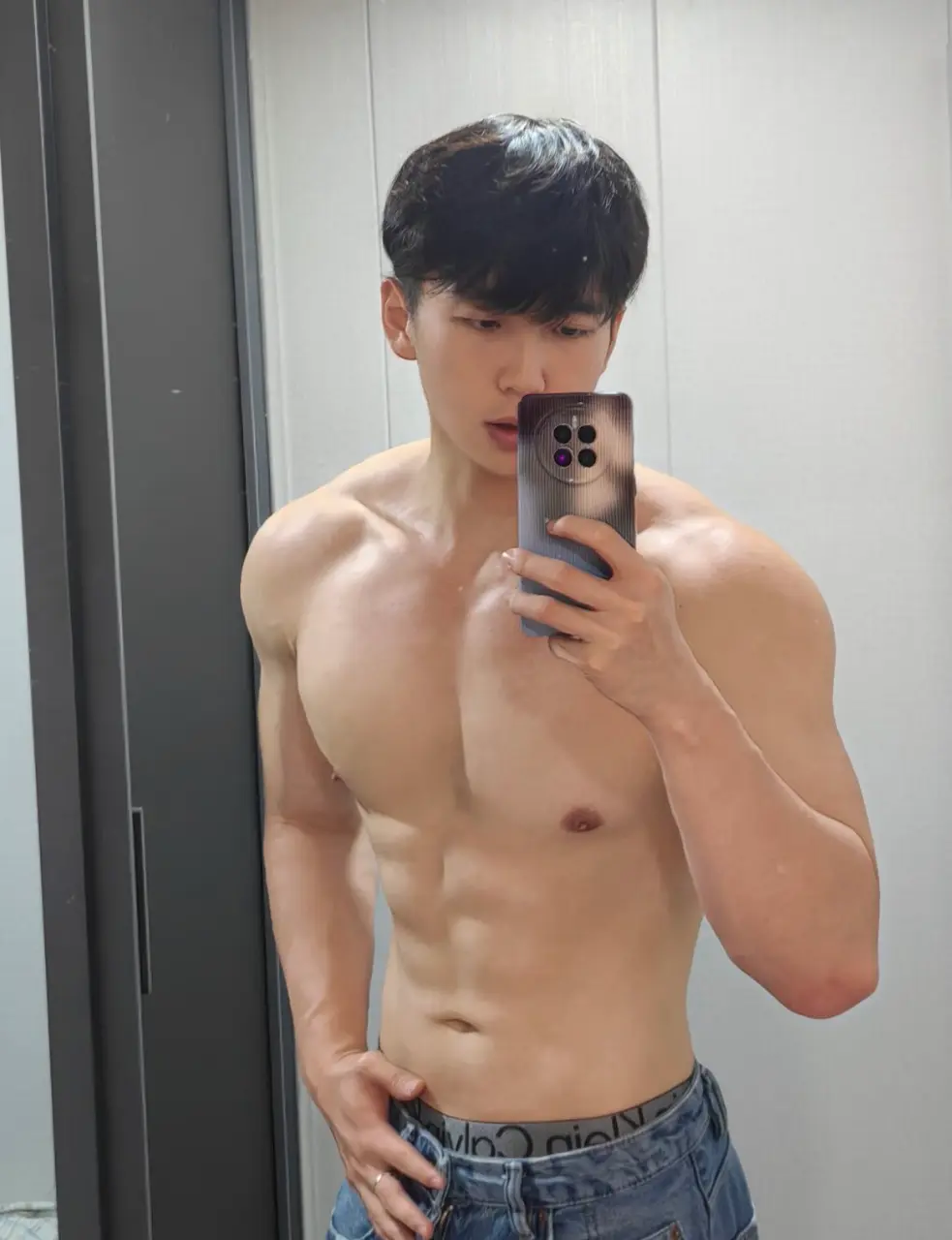 รูปหล่อเร้าอารมณ์ . 7