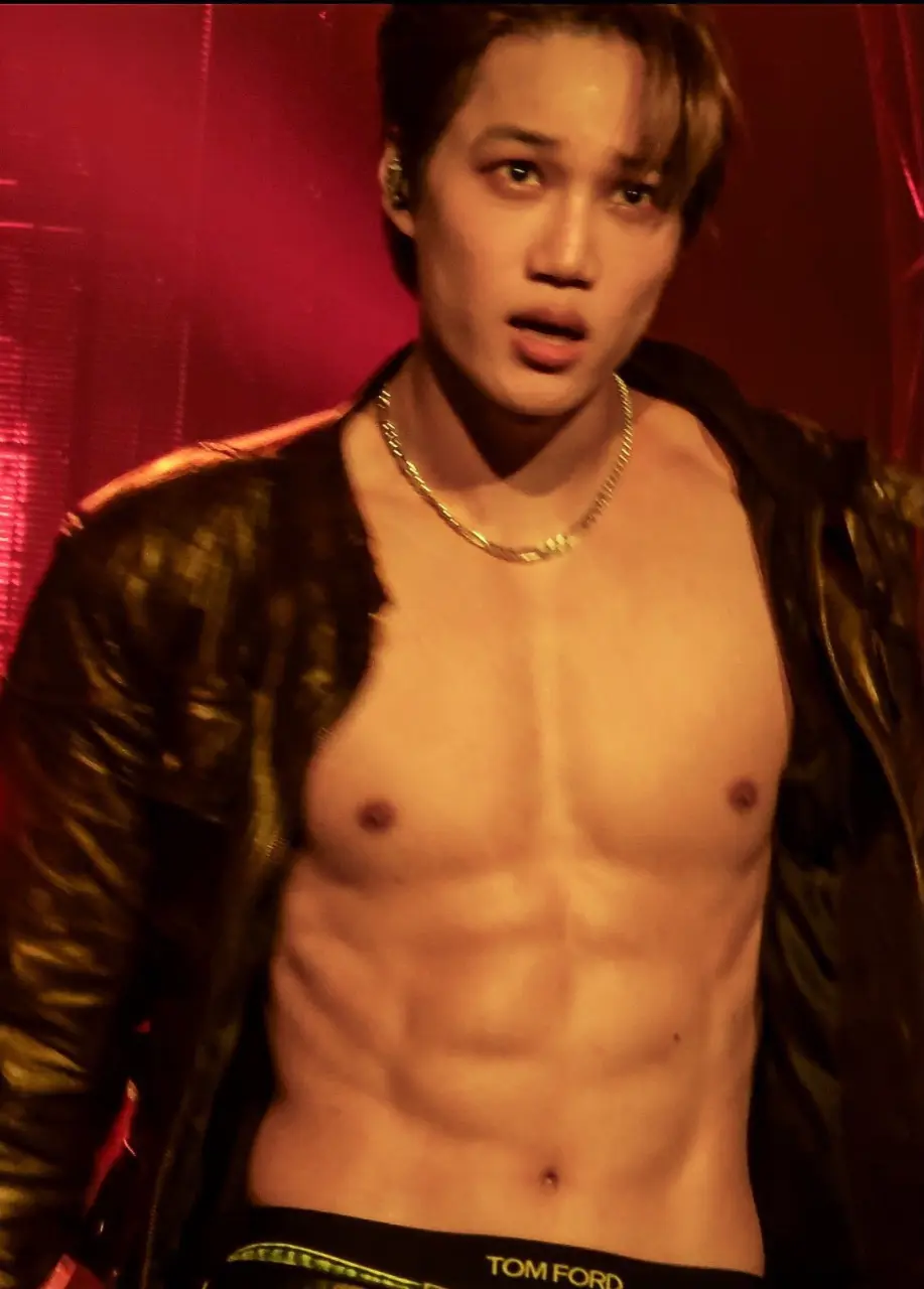 รูปหล่อเร้าอารมณ์ . 9