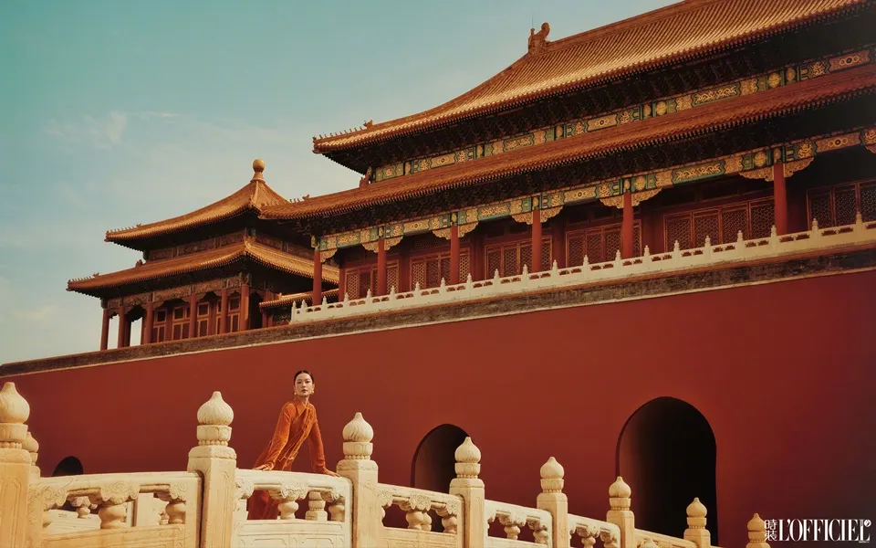 Du juan @ L&rsquo;OFFICIEL China October 2025