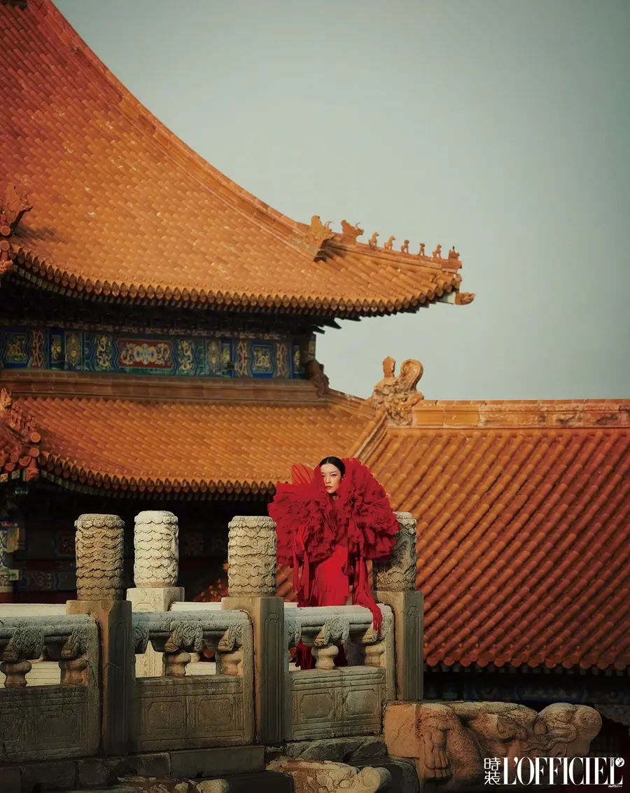 Du juan @ L&rsquo;OFFICIEL China October 2025