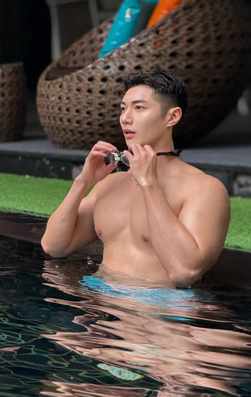 ถอดโชว์เรือนร่าง 2955