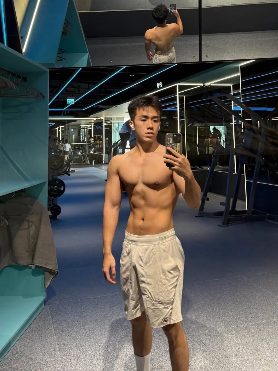 ถอดโชว์เรือนร่าง 2956